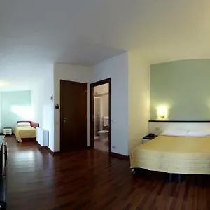 Szálloda Lux Durante, Milánó